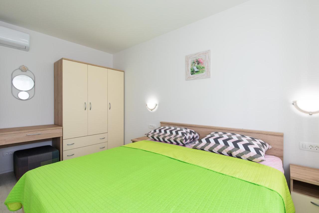 Apartman Ivona Na 1. Katu Malinska Zewnętrze zdjęcie